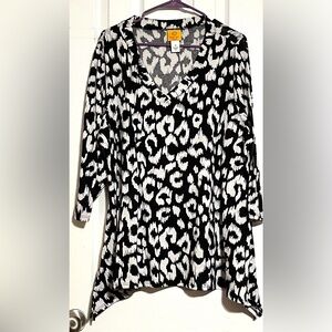 Ruby Rd. Monochrome Leopard Print Blouse